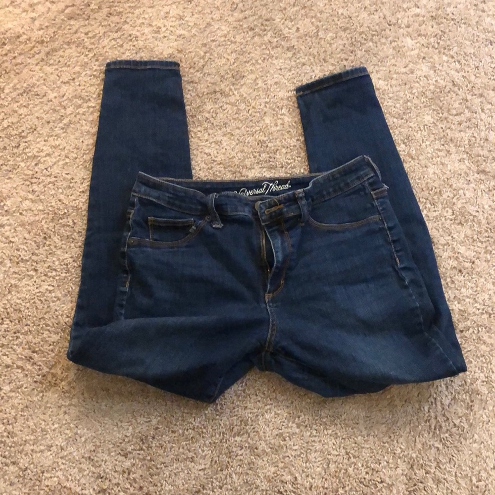 Selling universal thread high rise jagging size 10/30 short